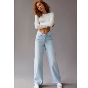 UO|BDG Dipped-V Wide Leg Jeans